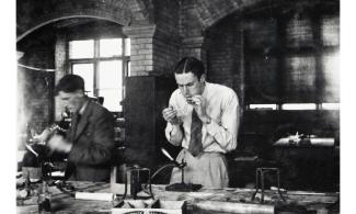 Glassblowing during the practical class at the Cavendish Laboratory. Image courtesy of the Cavendish Laboratory, University of Cambridge.